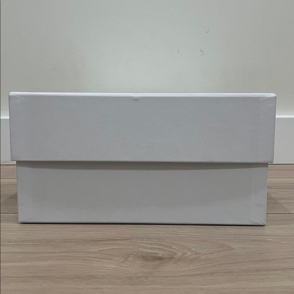 ALEXANDER MCQUEEN Shoe Box, Embossed Tissue, 2 Dust Bags, Heel Replacement Tips - Picture 5 of 12